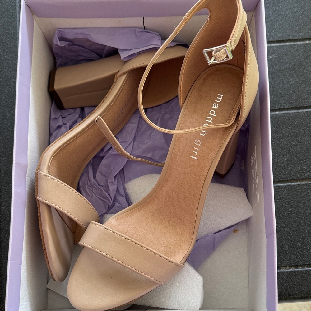 Madden Girl Tan Block Heel Sandals. NWT